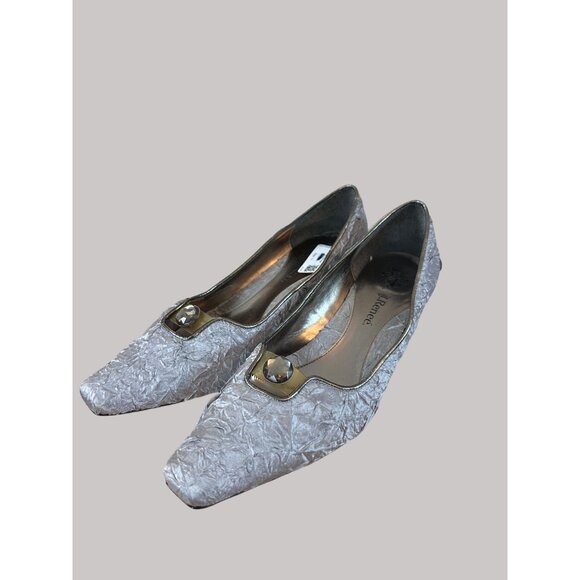 J. Renee Women's Silver Fabric Textured Heels Size 11 - Picture 14 of 14